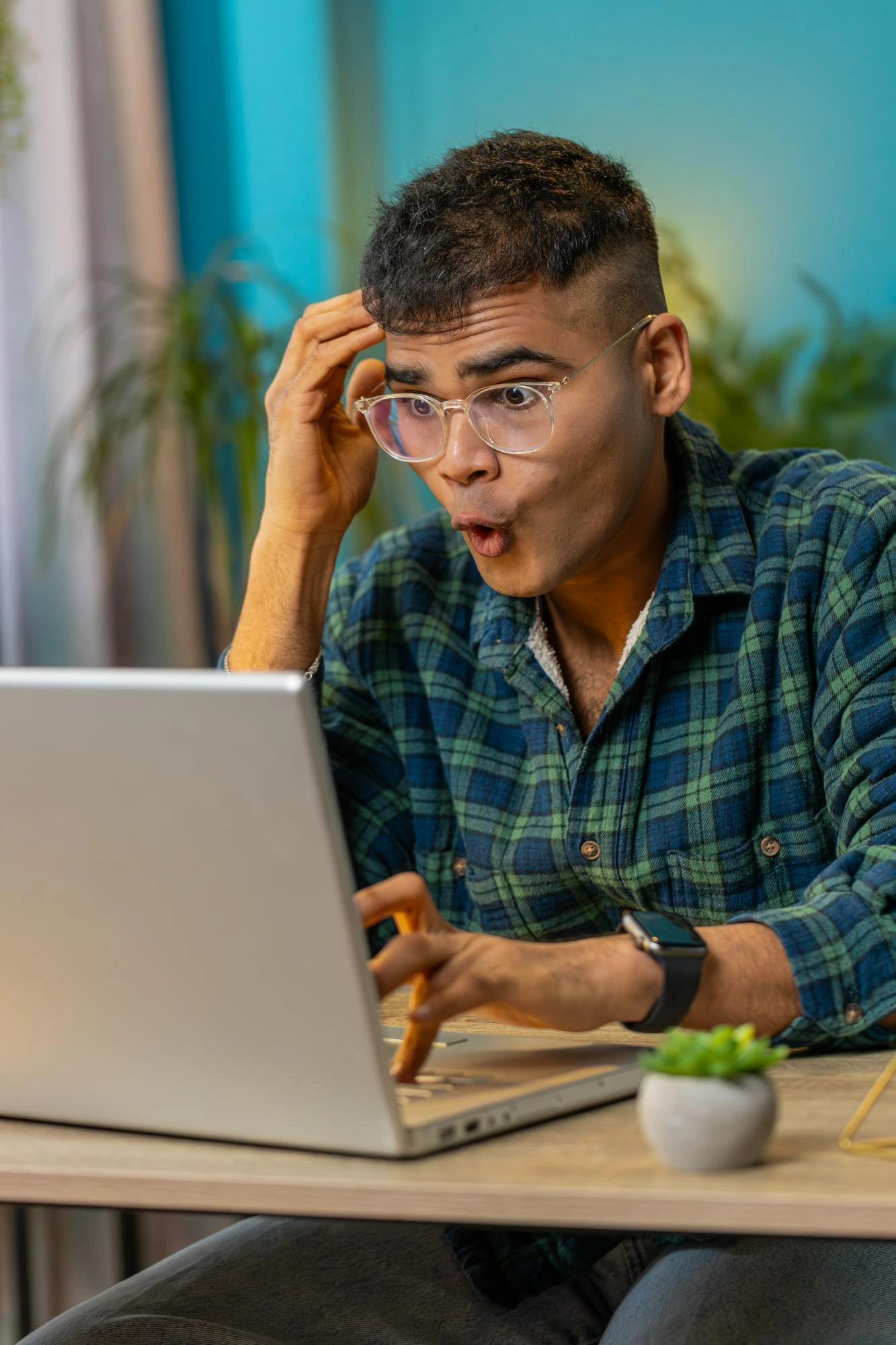 cliente da malu no digital com rosto de espanto por estar na primeira página do google